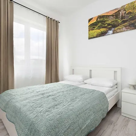 Modern With Parking In The Center In By Renters Appartamento *