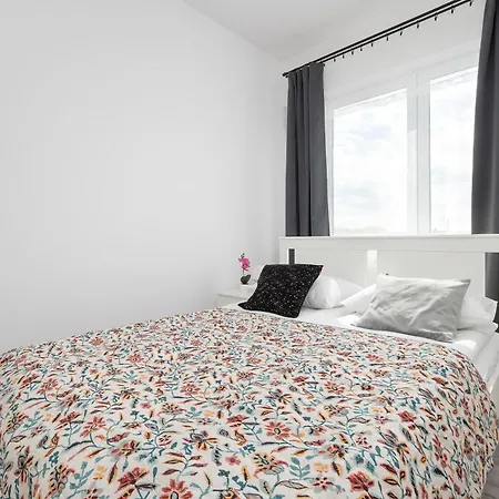 Appartamento Modern With Parking In The Center In By Renters *