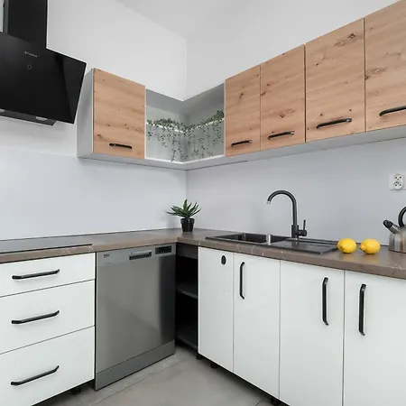 Apartamento Modern With Parking In The Center In By Renters *