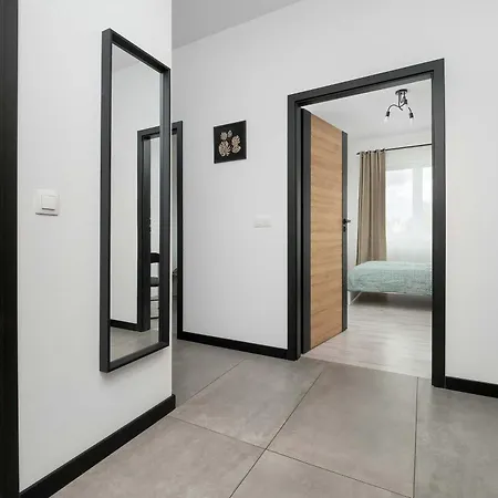 Modern With Parking In The Center In By Renters Apartamento *