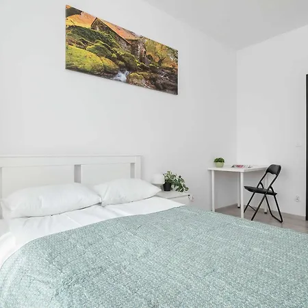 Modern With Parking In The Center In By Renters Appartamento *